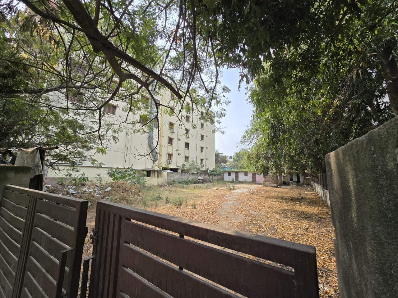Residential plot with wide development potential